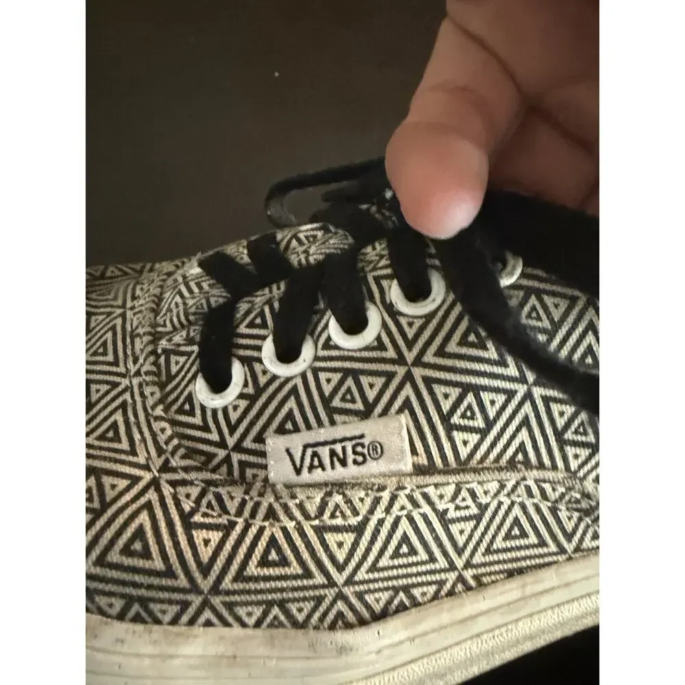 Vans Geometric Triangle Print Canvas Sneakers Women’s 8.5 Men’s 7